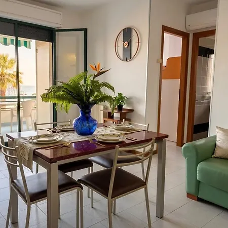 Orizzonte - Fronte Mare Con Piscina - Premium *